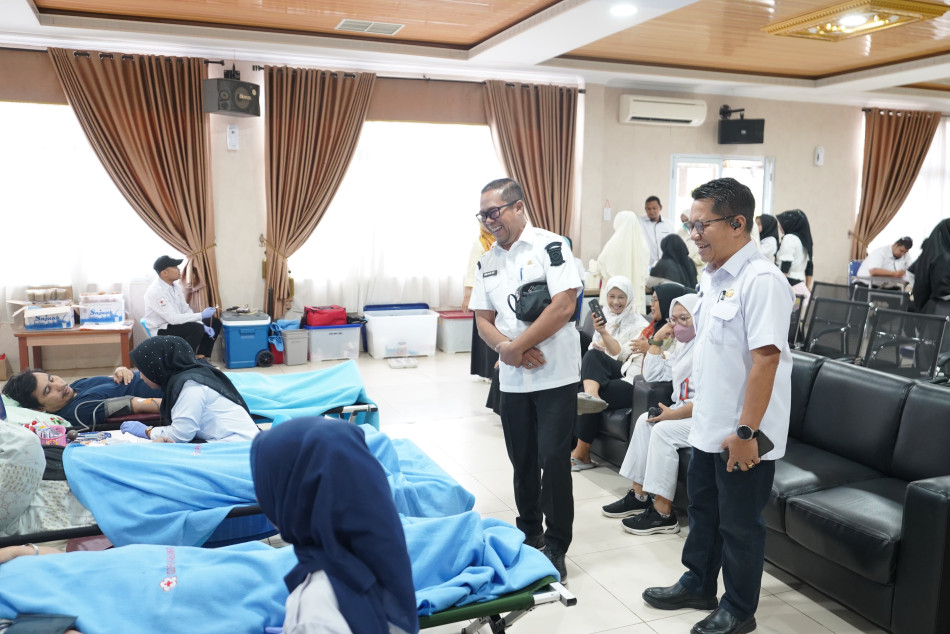 HUT RI ke-80, dr. Imawan Hardiman Komandoi Donor Darah di RSUD Bangkinang