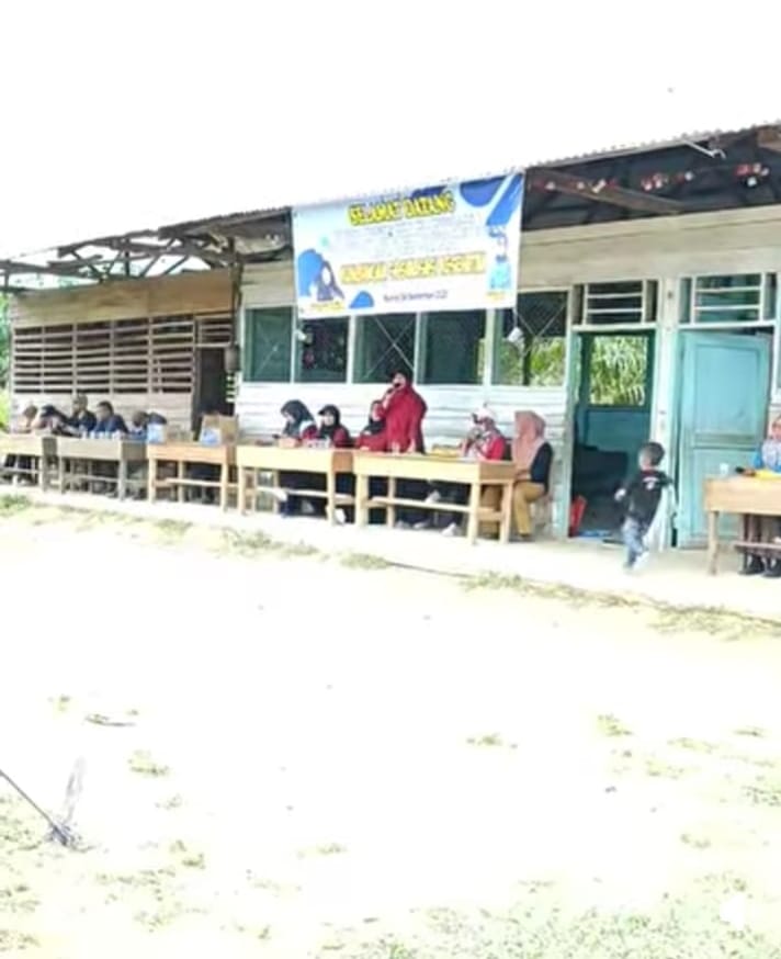 Polemik Sekolah di Kawasan Hutan Lindung Rimbang Baling, Kampar Kiri