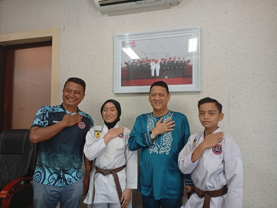 Sekda Kampar Hambali Dukung Tiga Siswa Wakili Riau di O2SN Nasional 2025