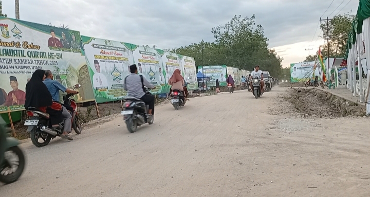 Belum Ada Penanganan Serius, Debu Tebal Selimuti Bazar MTQ ke-54 Kabupaten Kampar