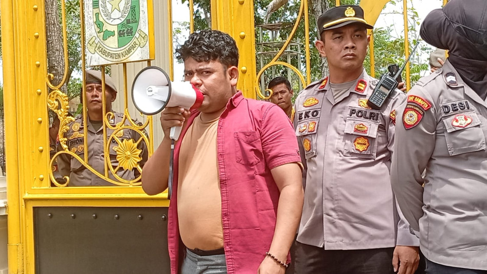 Aliansi Pemuda Mahasiswa Bersatu Riau Desak Pemkab Kampar Transparansi Pengadaan Mobil Dinas Baru