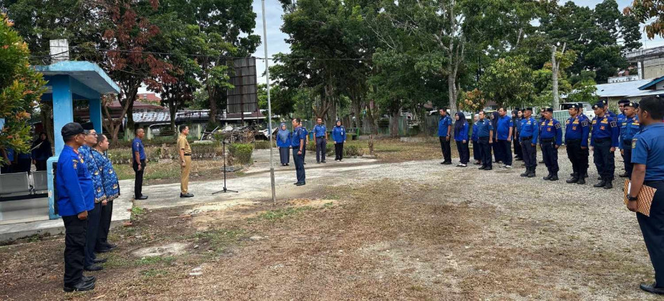 Jelang Pensiun Dini, Sekda Kampar Hambali Tetap Pimpin Apel dan Ingatkan Disiplin Personel Damkar