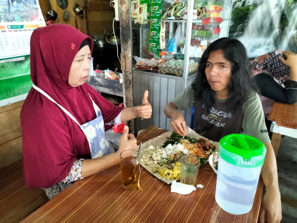 Kisah Yogi, Pemuda Bangkinang yang Tulus Berbakti Membantu Ibu Cari Nafkah