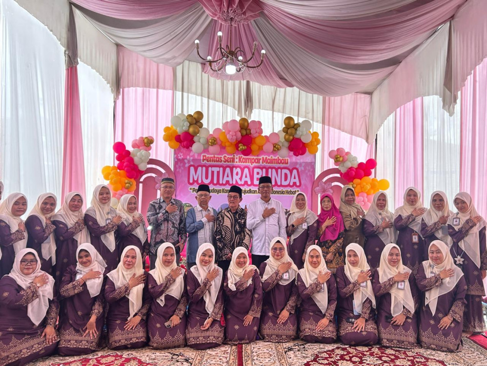 Plt Kadisdikpora Kampar Helmi Hadiri Pentas Seni Kampar Maimbau PAUD Terpadu Mutiara Bunda