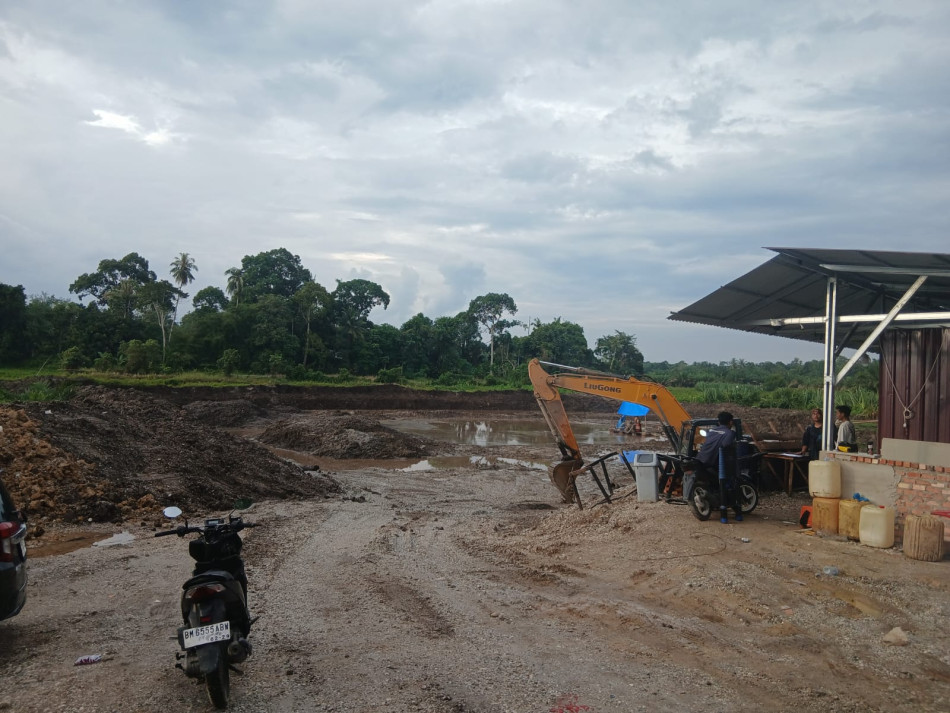 Tambang Galian C Pulau Tinggi Diduga Ilegal, Abrasi Gerus Makam Warga