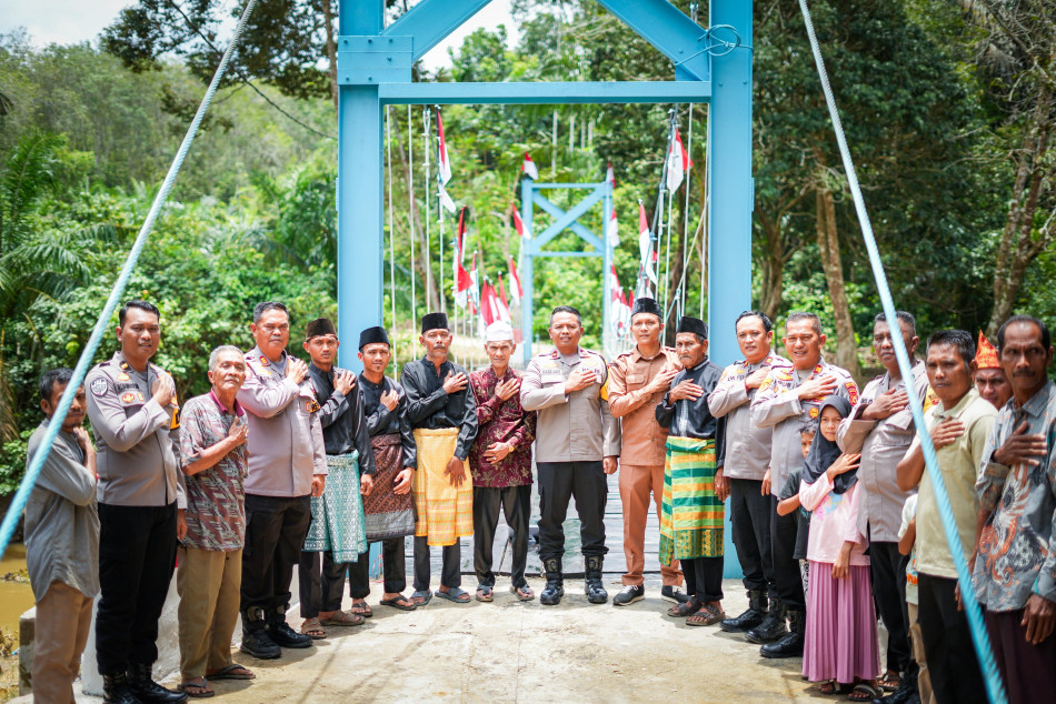 Polri Resmikan Jembatan Gantung Merah Putih Presisi di Rokan Hulu, Permudah Akses Warga dan Pelajar