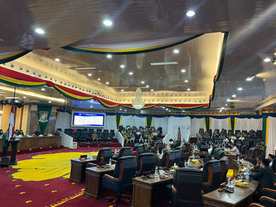 Habiburrahman Kembali Interupsi Paripurna DPRD Kampar, Soroti Izin Operasional Puskesmas Kuntu dan Status Kapus Kampar Kiri Hulu