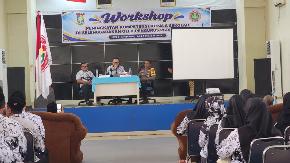 Tutup Workshop 3 Hari, PGRI Kampar Tekankan Profesionalisme dan Kepatuhan Hukum Kepala Sekolah