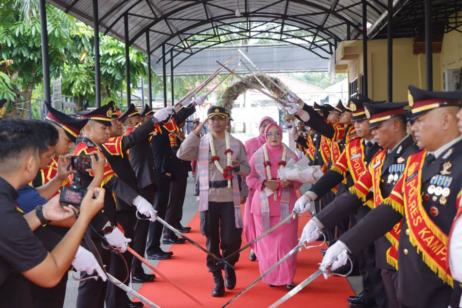 Baru Menjabat 2 Bulan, Kapolres Kampar AKBP Mihardi Mirwan Dimutasi