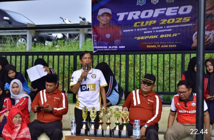 SMKN 1 Kuok Gelar TROFEO Cup 2025