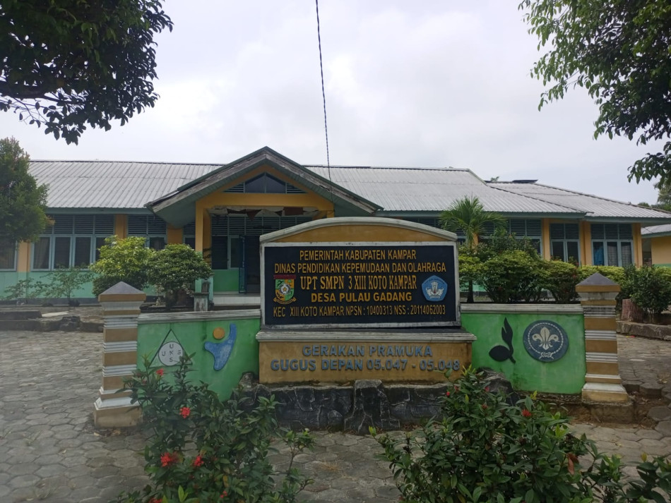 Kepsek SMPN 3 XIII Koto Kampar Angkat Bicara Soal Kolam Ikan di Halaman Sekolah